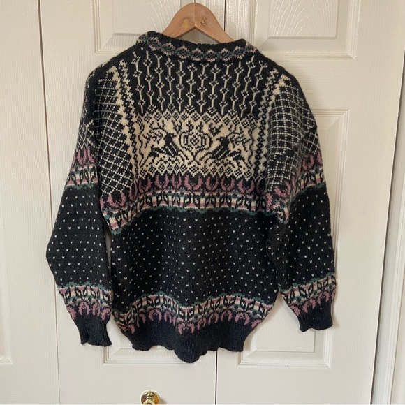 Dale of Norway Women’s Norwegian Fair Isle Print Thick Wool Sweater Medium - Picture 8 of 8